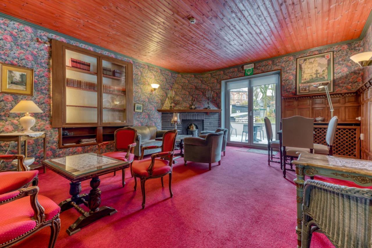 Hotel Le Cor De Chasse Saint-Hubert Exterior foto