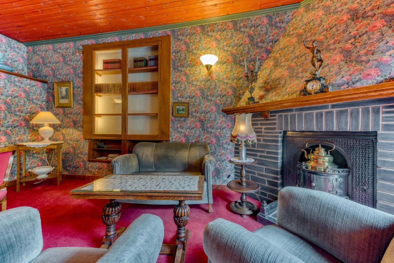 Hotel Le Cor De Chasse Saint-Hubert Exterior foto